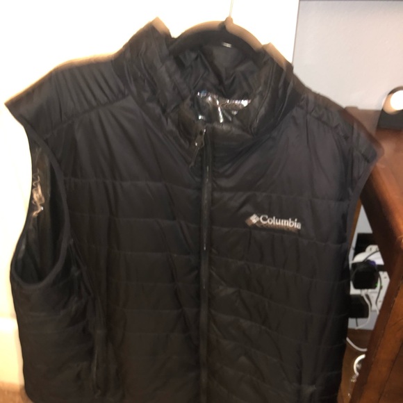 Columbia Vest - Picture 1 of 2